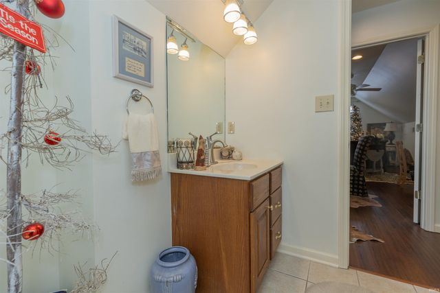 2904 Laura Lynn Lane, Newburgh, IN 47630