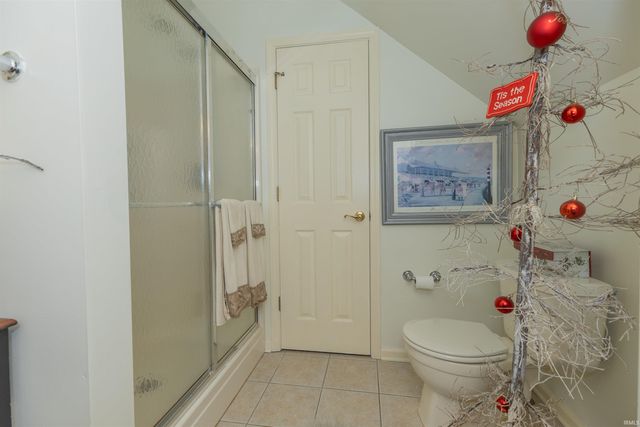 2904 Laura Lynn Lane, Newburgh, IN 47630