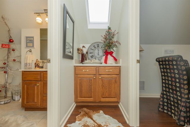 2904 Laura Lynn Lane, Newburgh, IN 47630