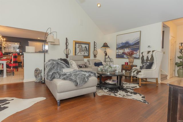 2904 Laura Lynn Lane, Newburgh, IN 47630