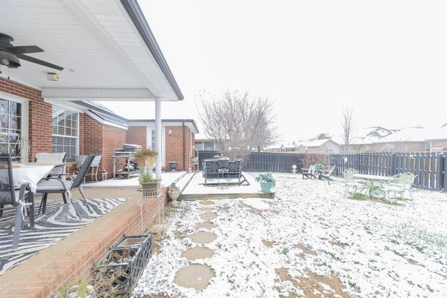 2904 Laura Lynn Lane, Newburgh, IN 47630