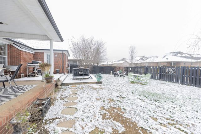 2904 Laura Lynn Lane, Newburgh, IN 47630