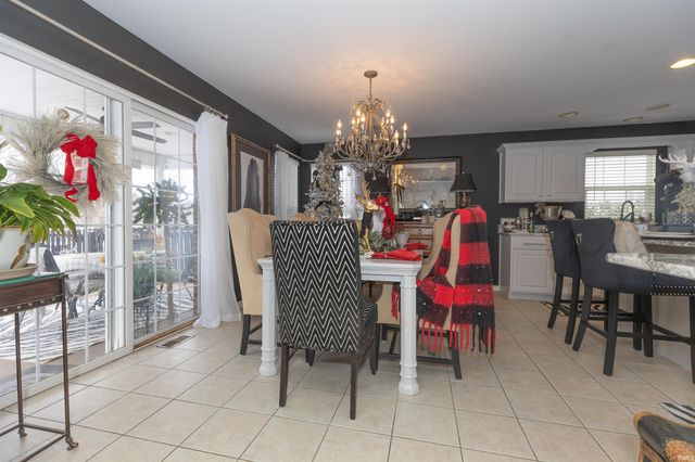 2904 Laura Lynn Lane, Newburgh, IN 47630