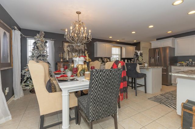 2904 Laura Lynn Lane, Newburgh, IN 47630