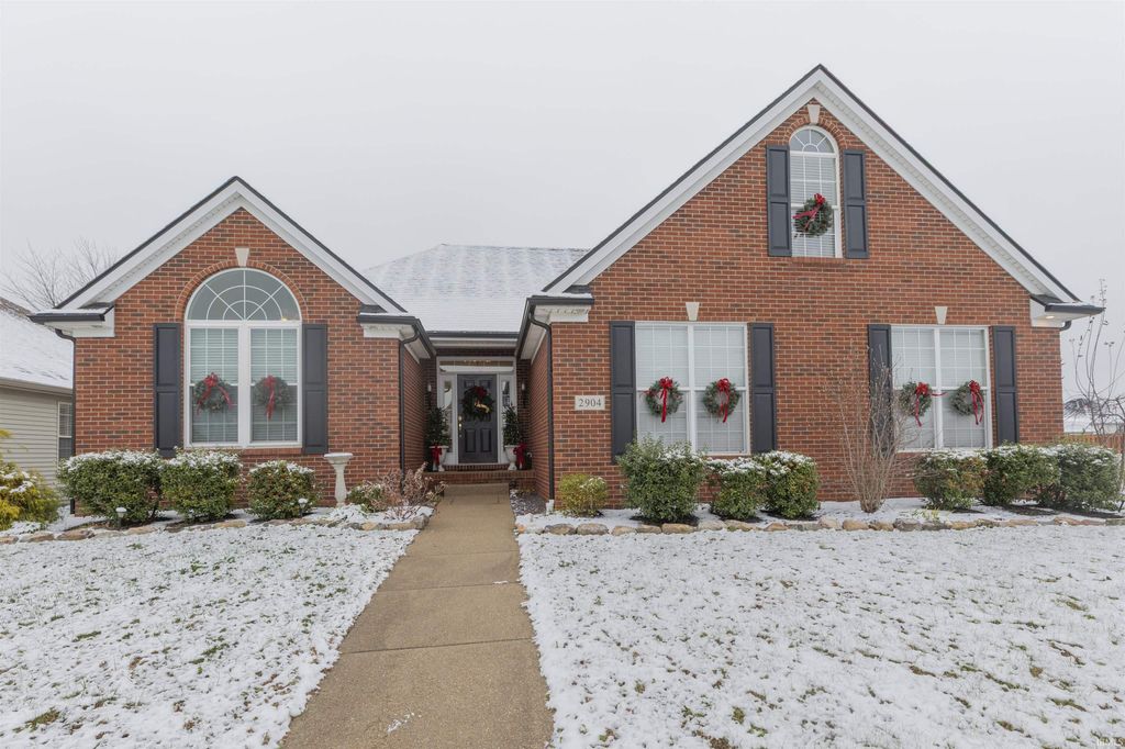 2904 Laura Lynn Lane, Newburgh, IN 47630