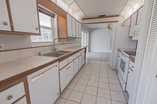 417 SE Verada Avenue, Port St. Lucie, Port St Lucie, FL 34983