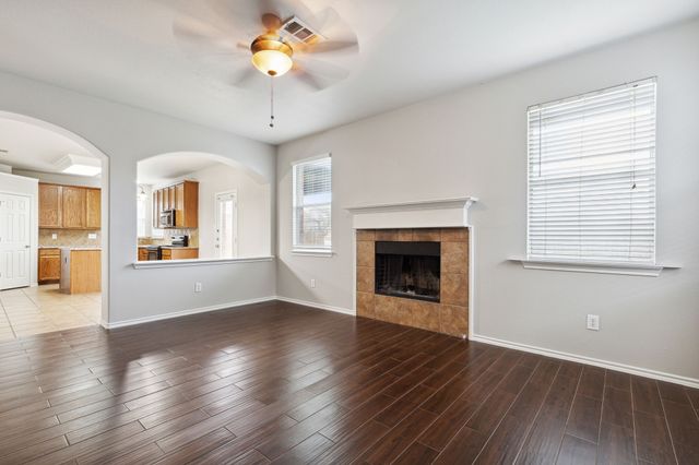 10813 Middleglenn Road, Fort Worth, TX 76052