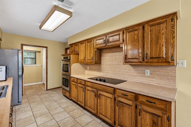 2516 Willowdale Drive, Carrollton, TX 75006