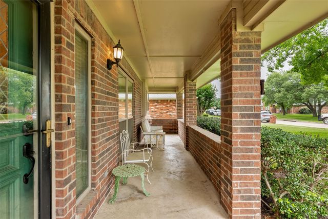 2516 Willowdale Drive, Carrollton, TX 75006