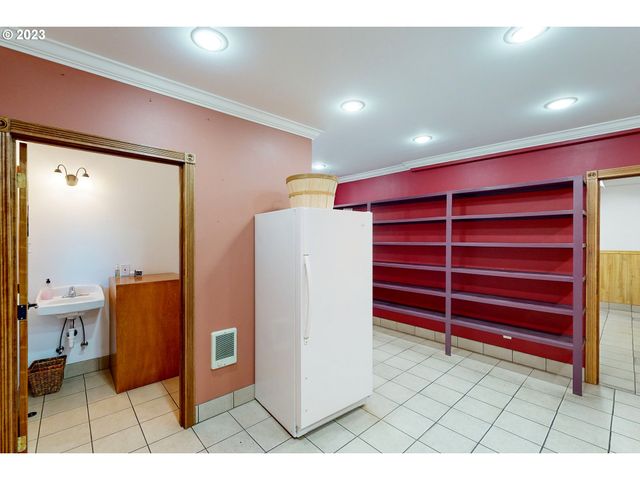 101 W BROADWAY Ave, Milton Freewater, OR 97862