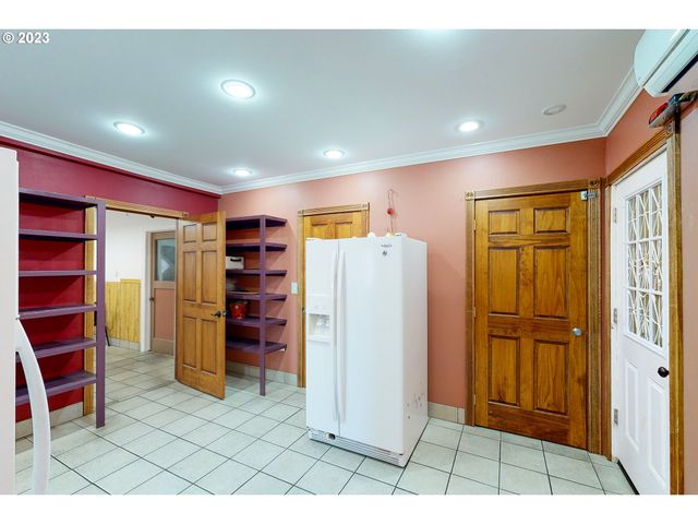 101 W BROADWAY Ave, Milton Freewater, OR 97862