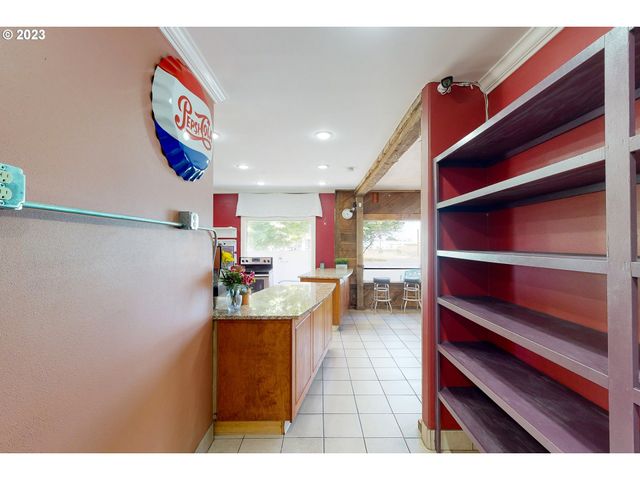 101 W BROADWAY Ave, Milton Freewater, OR 97862