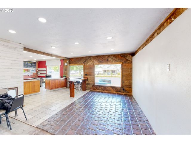 101 W BROADWAY Ave, Milton Freewater, OR 97862