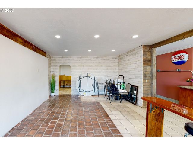 101 W BROADWAY Ave, Milton Freewater, OR 97862