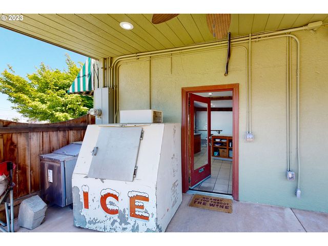 101 W BROADWAY Ave, Milton Freewater, OR 97862