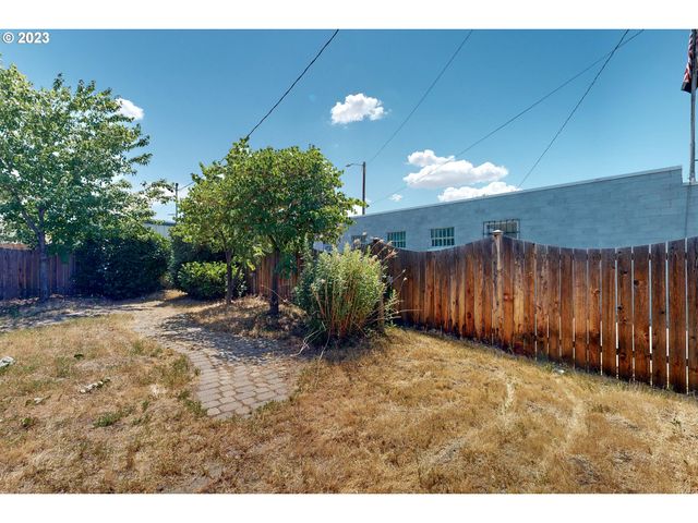 101 W BROADWAY Ave, Milton Freewater, OR 97862