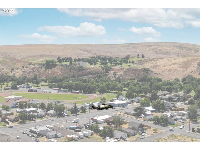 101 W BROADWAY Ave, Milton Freewater, OR 97862