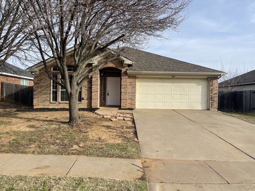 1304 Meadowbrook Lane, Crowley, TX 76036