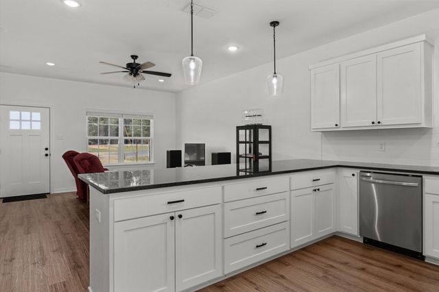 109 Calvert Ln, Gilmer, TX 75645