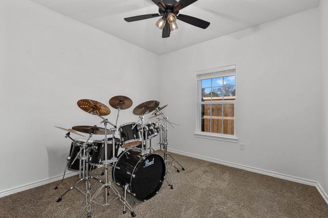 109 Calvert Ln, Gilmer, TX 75645