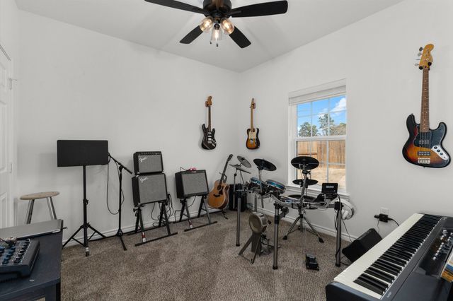 109 Calvert Ln, Gilmer, TX 75645