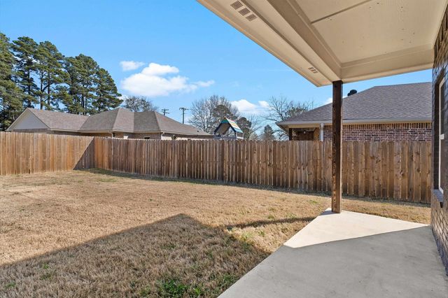 109 Calvert Ln, Gilmer, TX 75645