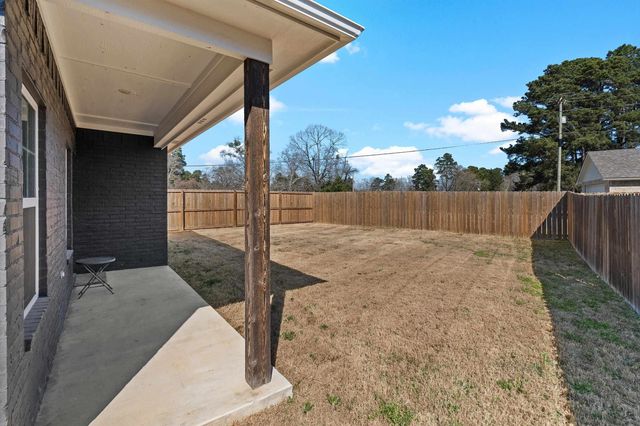 109 Calvert Ln, Gilmer, TX 75645