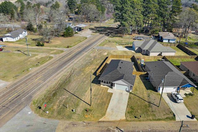 109 Calvert Ln, Gilmer, TX 75645