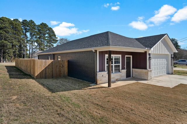 109 Calvert Ln, Gilmer, TX 75645
