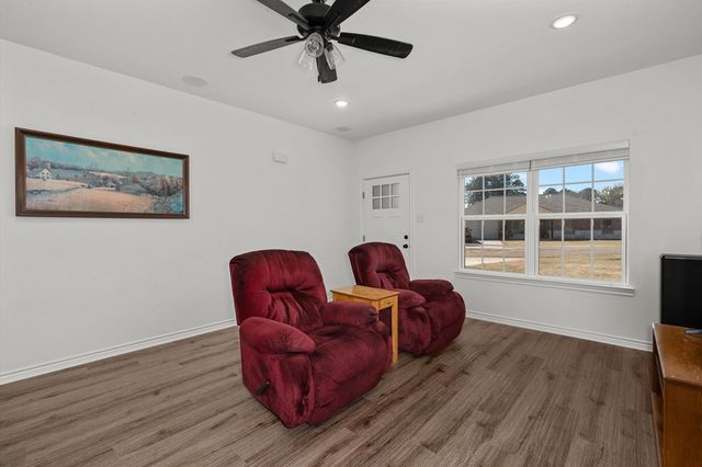 109 Calvert Ln, Gilmer, TX 75645