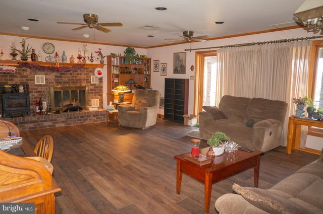 4640 FREYS LN, Hellam, PA 17406