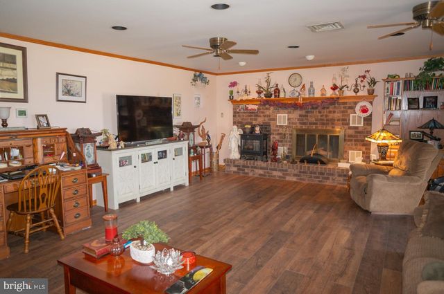 4640 FREYS LN, Hellam, PA 17406