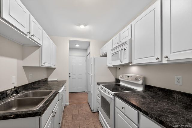 25 Village Park Drive 3A, Fishkill, NY 12524