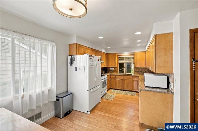 2570 Alvarado Ter S, Salem, OR 97302