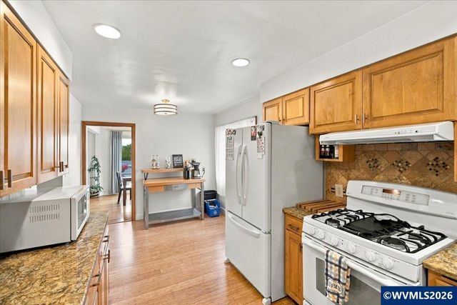 2570 Alvarado Ter S, Salem, OR 97302