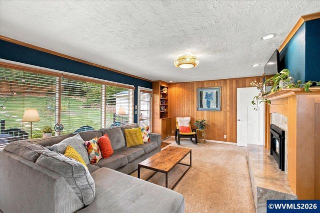 2570 Alvarado Ter S, Salem, OR 97302