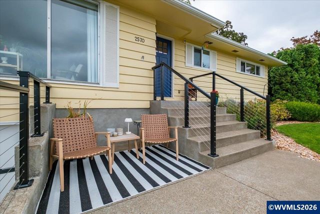 2570 Alvarado Ter S, Salem, OR 97302