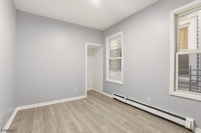 150 S 10Th St, Newark City, NJ 07107