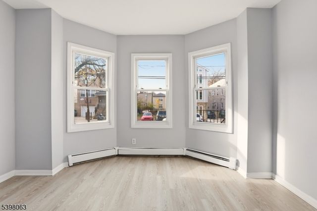 150 S 10Th St, Newark City, NJ 07107