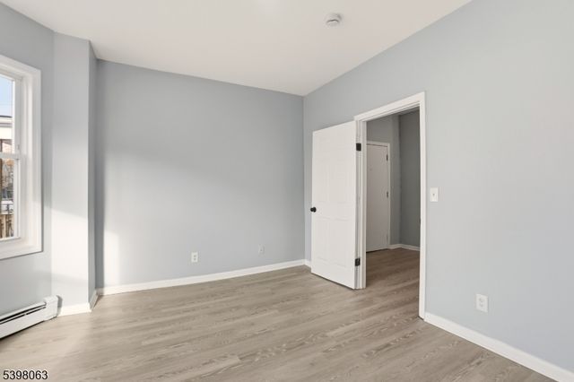 150 S 10Th St, Newark City, NJ 07107