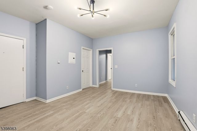 150 S 10Th St, Newark City, NJ 07107