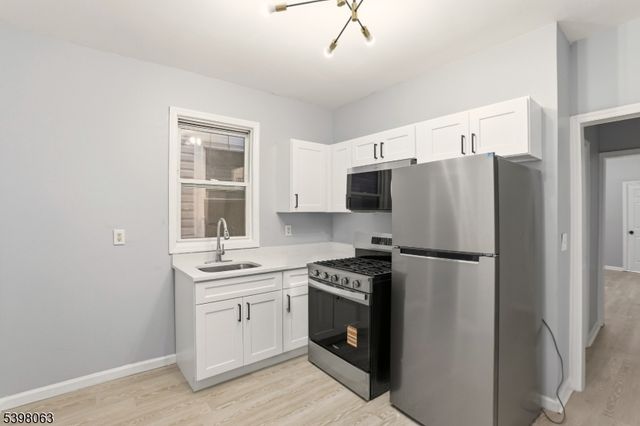 150 S 10Th St, Newark City, NJ 07107