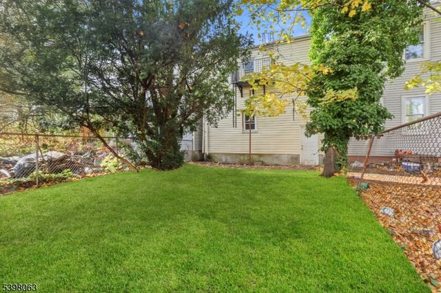 150 S 10Th St, Newark City, NJ 07107