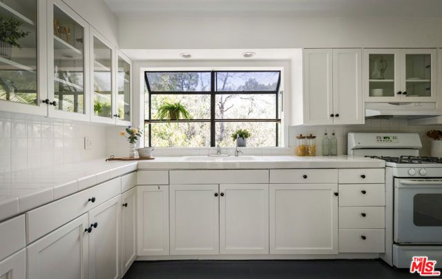 3887 Latrobe Street, Los Angeles, CA 90031