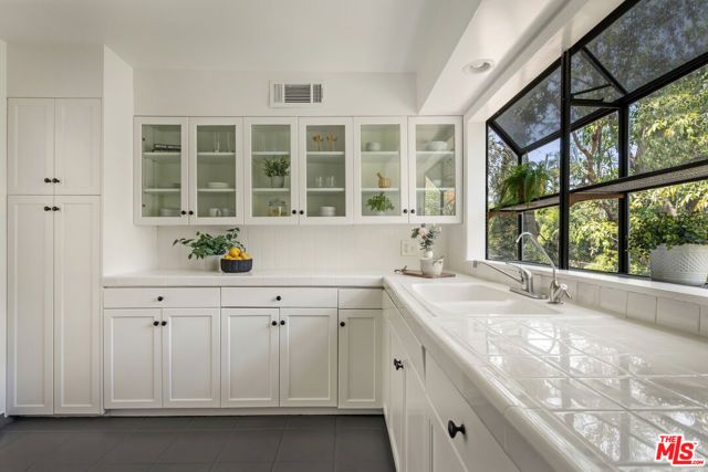3887 Latrobe Street, Los Angeles, CA 90031