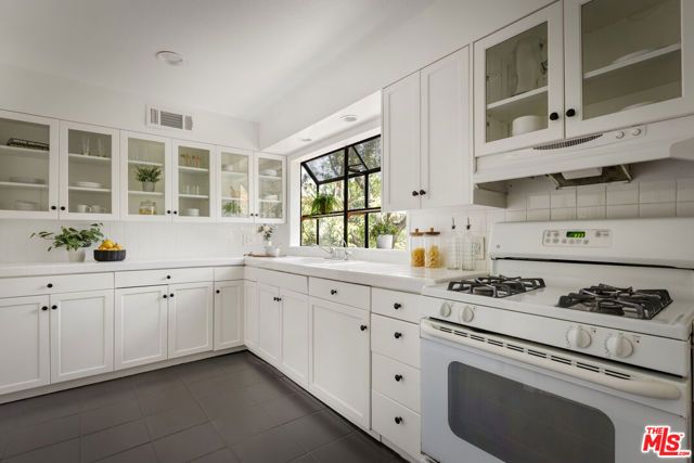 3887 Latrobe Street, Los Angeles, CA 90031