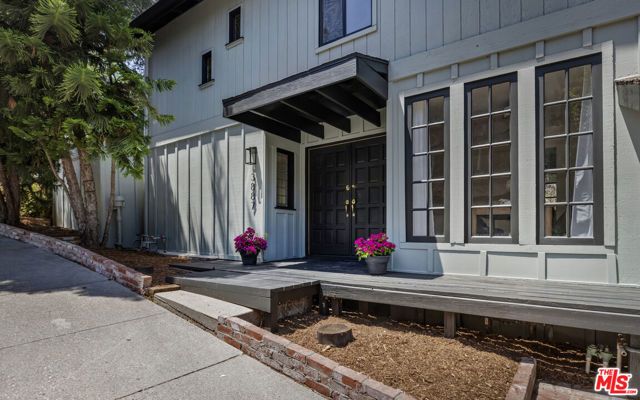 3887 Latrobe Street, Los Angeles, CA 90031