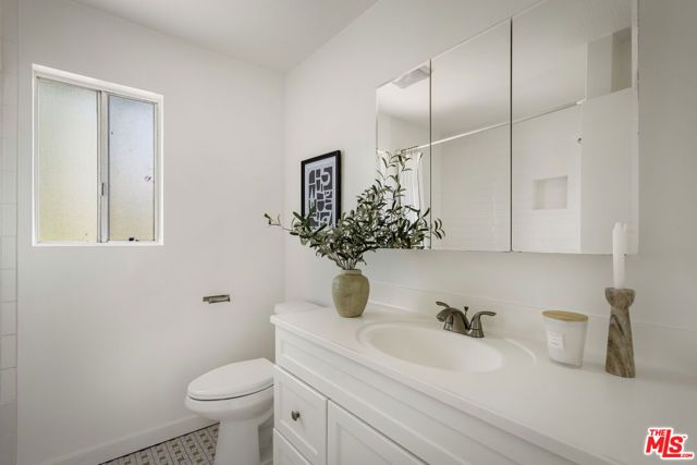 3887 Latrobe Street, Los Angeles, CA 90031
