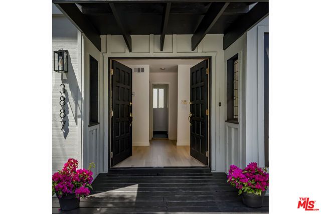 3887 Latrobe Street, Los Angeles, CA 90031