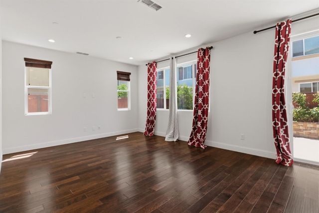 510 E Albertina Ave, Mountain House, CA 95391